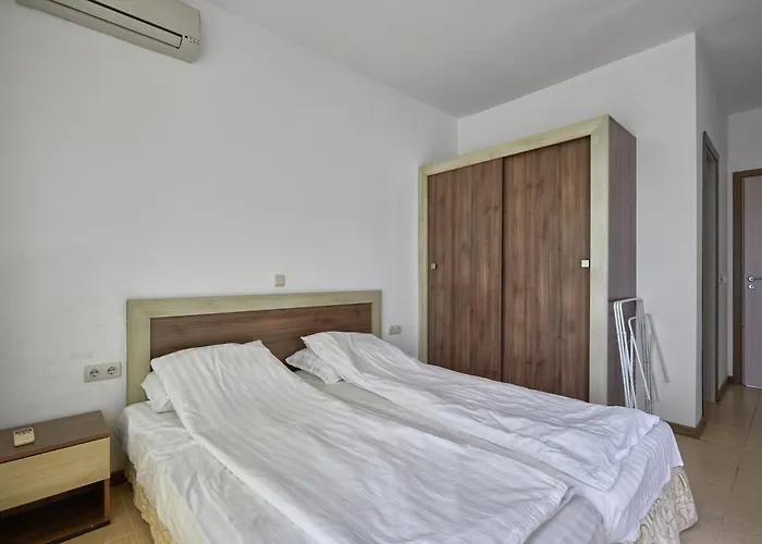 на плаж градина * Черноморец